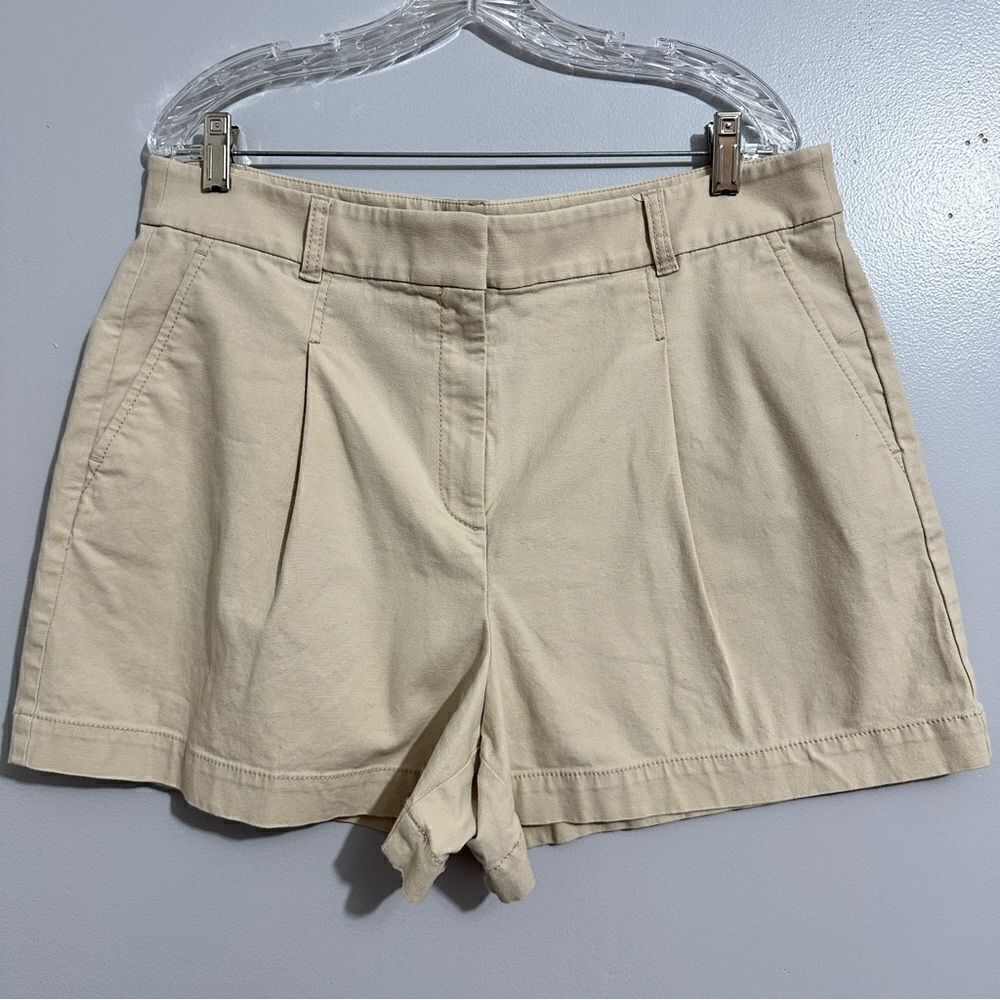 Loft khaki pleated shorts with pockets. Size 14.
